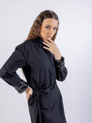 Embellished Metallic Asymmetrical Hem Shirt\قميص مطروح معدني غير متماثل