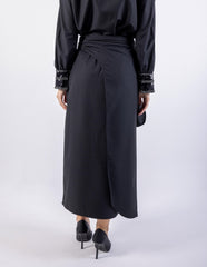 Overlap Knot Solid Maxi Skirt\ ةرونت يسكام ةداس ميمصتب ةطبر دقع لخادتم