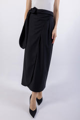 Overlap Knot Solid Maxi Skirt\ ةرونت يسكام ةداس ميمصتب ةطبر دقع لخادتم