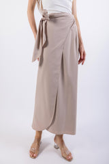 Overlap Knot Solid Maxi Skirt\ ةرونت يسكام ةداس ميمصتب ةطبر دقع لخادتم