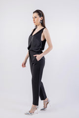 Solid V-Neck Sleeveless Tank Top\وت لاب مامكأ ميمصتب ةبقر V نولب ة