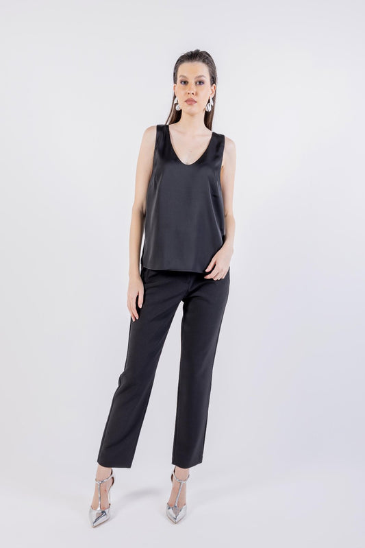 تانك توب سادة بدون أكمام ورقبة على شكل حرف V\وت لاب مامكأ ميمصتب ةبقر V نولب ة