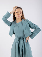 جاكيت قصير بتفصيلة ياقة