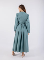 جاكيت قصير بتفصيلة ياقة