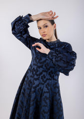 فستان ماكسي بقصة A وخامة جاكار مزينة