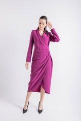 Overlap Rose Broche Shoulder Midi Dress\سف يديم ميمصتب لخادتم عم شورب يدرو ىلع ف