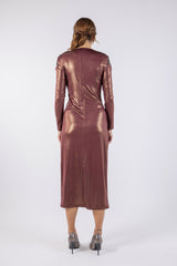 فستان ماكسي مزين بفتحة رقبة على شكل حرف V