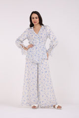 بنطال واسع بنقشة زهرية وقصة مريحة