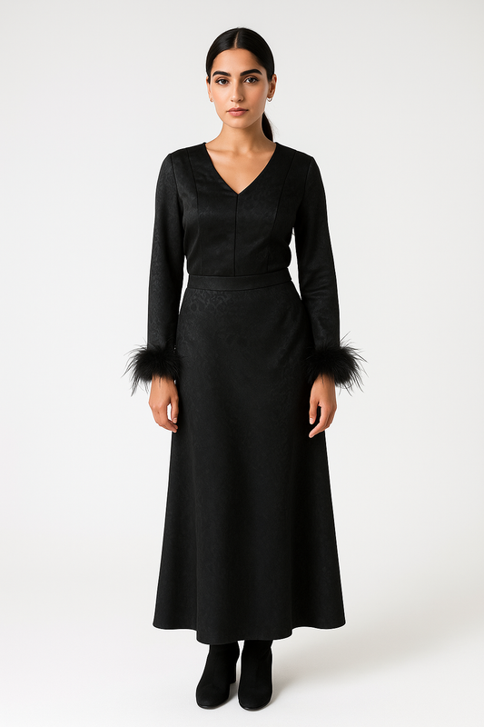 تنورة ماكسي بنسيج مميز مع خصر مطاطي من الخلف