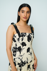 بلوزة بطبعة زهور بأشرطة مزينة