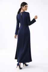 فستان أمارا بقصّة فتحة غير متماثلة وتطريزات خرزية