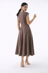 فستان إليرا متوسط الطول بتفاصيل حافة مطرزة