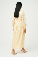 فستان ماكسي أنيق بالتطريز والترتر مع حزام خصر