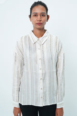 قميص مخطط مزين بحاشية عالية منخفضة