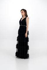 فستان سهرة من الشيفون بطبقات كشكش وتطريز كريستالي