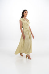 فستان ماكسي بأكمام قصيرة مطرزة وخصر مكشكش