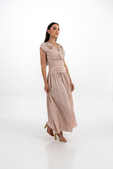 فستان ماكسي بأكمام قصيرة مطرزة وخصر مكشكش