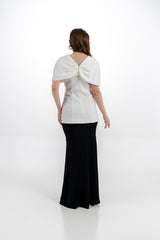 بلوزة بكاب وربطة أمامية