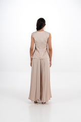 Elegant Sleeveless V-Neck Top with Asymmetrical Hem