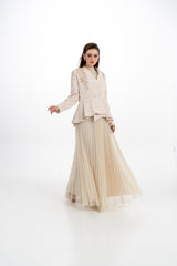 فستان ماكسي بكسرات مع جاكيت مطرّز قابل للإزالة