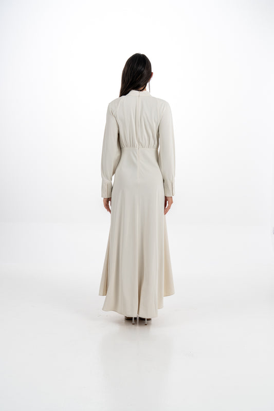 فستان ماكسي بقصة ملتفة عند الصدر