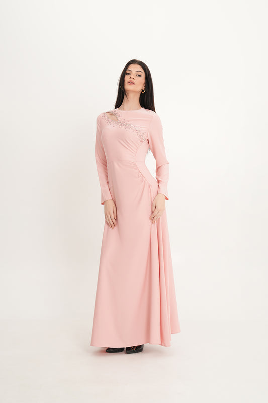 فستان ماكسي بفتحة غير متماثلة وتفاصيل خرز