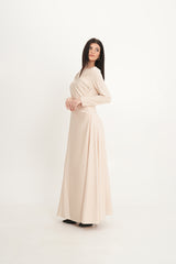 فستان ماكسي بفتحة غير متماثلة وتفاصيل خرز