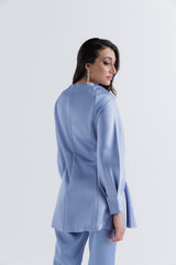 بلوزة ساتان بتطريز زهور على الكتف