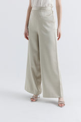 بنطال واسع بخصر عالٍ – أنيق وبتصميم راقٍ