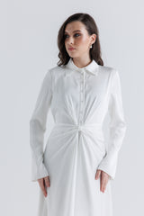 فستان ماكسي بكسرات أمامية وذيل طويل وقصير