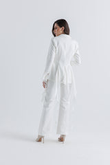 جاكيت بصف أزرار مزدوج وتفاصيل كشكش ناعمة