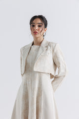 جاكيت قصير مطرّز بتفاصيل فاخرة