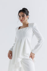 بلوزة كريب أنيقة بقصّة غير متماثلة