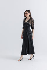 فستان ساتان أنيق بتفاصيل شبكية وكريستالية