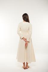 فستان ماكسي من الكتان المطرّز