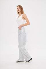 بنطال واسع من الجلد الصلب