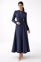 فستان ماكسي بلمسة عقدة وتنورة متسعة