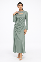 فستان أمارا بقصّة فتحة غير متماثلة وتطريزات خرزية