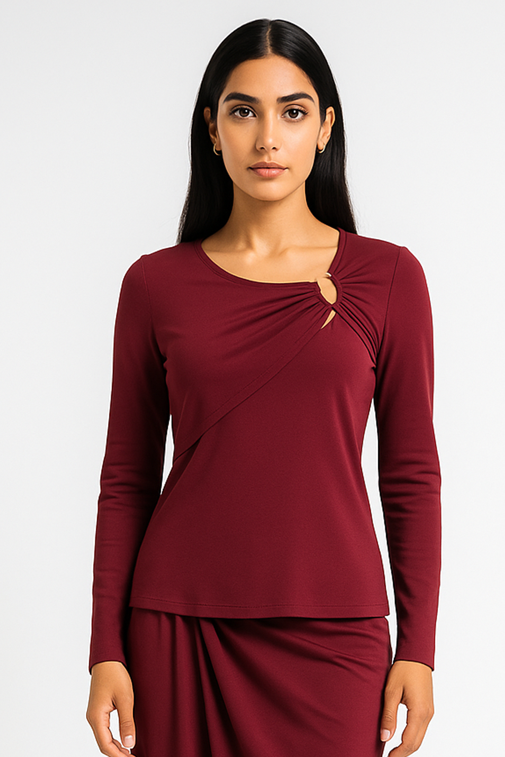 توب بتفصيلة ملتوية وحلقة معدنية