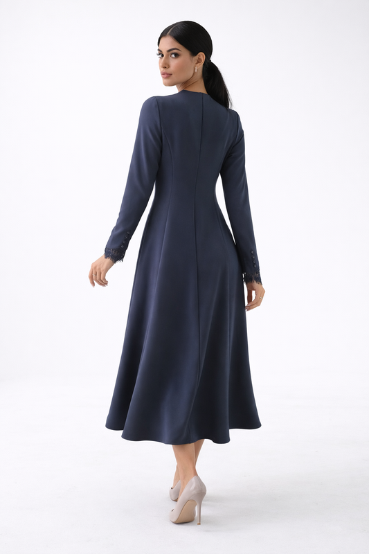 فستان ماكسي بلمسة عقدة وتنورة متسعة